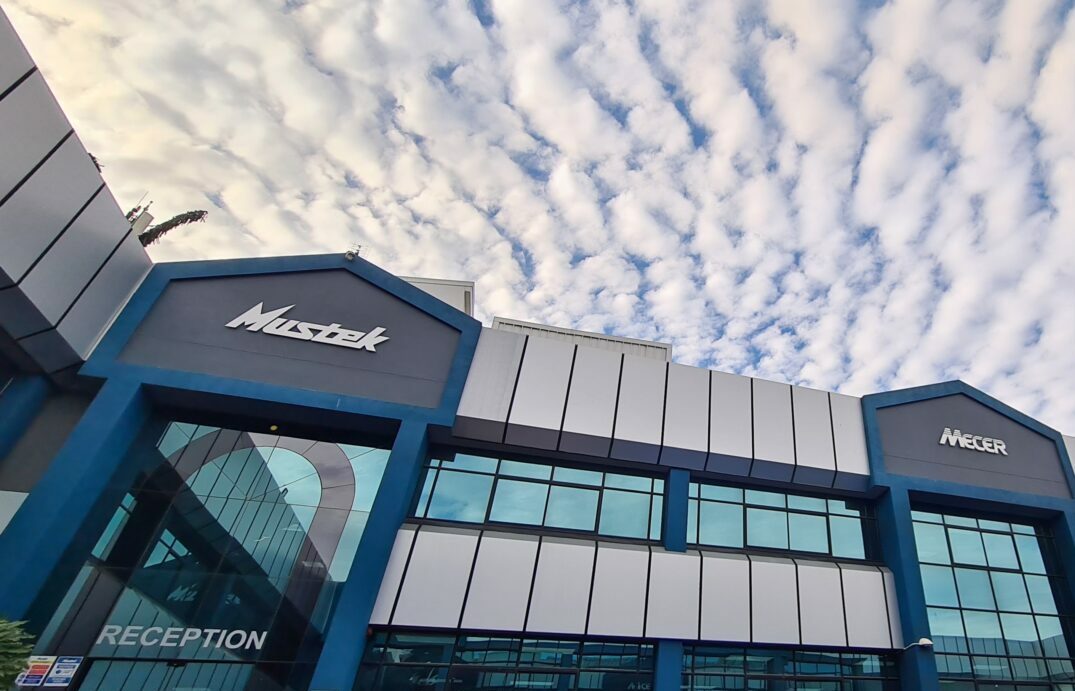Mustek head office in Midrand, with the Mustek and Mecer signs